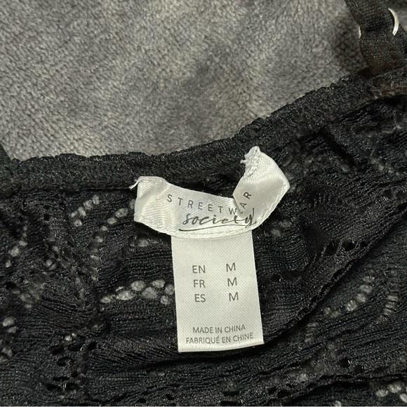 Floral Romper - Picture 2 of 4